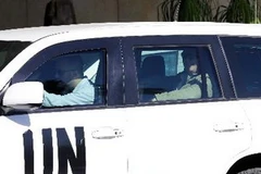 Chuyên gia giải trừ vũ khí hóa học LHQ tại Damascus ngày 3/10. (Ảnh: AFP/TTXVN)