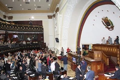 QH Venezuela ủng hộ Tổng thống Chavez tuyên thệ trước Tòa án công lý tối cao. (Nguồn: QH Venezuela)