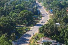 Đường giao thông ở Phú Quốc được xây dựng từ nguồn vốn trái phiếu Chính phủ. (Nguồn: TTXVN)