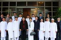 Bà Tòng Thị Phóng, Ủy viên Bộ Chính trị, Phó Chủ tịch Quốc hội tiếp Đoàn đại biểu chức sắc lãnh đạo các Hội thánh Cao Đài. (Nguồn: TTXVN)