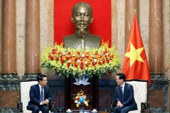 Chủ tịch nước Võ Văn Thưởng tiếp Phó Thủ tướng, Bộ trưởng Ngoại giao Lào Saleumxay Kommasith. (Ảnh: Thống Nhất/TTXVN)