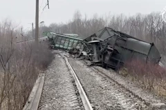 Các toa tàu bị trật bánh. (Nguồn: Moscow Times)