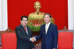 Trưởng Ban Kinh tế Trung ương Trần Tuấn Anh tiếp Tổng Bí thư Đảng Cộng sản Peru Luis Alberto Villanueva Carbajal. (Ảnh: Phương Hoa/TTXVN)