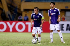 Hà Nội lại thua sân khách, Bùi Tiến Dũng 2 lần vào lưới nhặt bóng