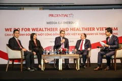 Đại diện các lãnh đạo của Prudential chia sẻ trong buổi Gặp gỡ báo chí.