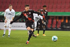 Lewandowski ghi được 22 bàn ở lượt đi Bundesliga mùa này. (Nguồn: Getty Images)