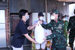 Bàn giao 110 tấn nông sản của tỉnh Tuyên Quang tặng nhân dân TP.HCM