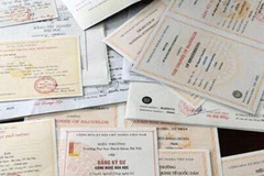 [Video] Loại bỏ những văn bằng chứng chỉ gây phiền hà