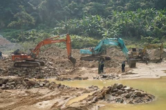 Rào Trăng 3: Chưa phát hiện thi thể các công nhân ở khu vực bãi bồi