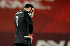 Liverpool thảm bại 1-4 trước Manchester City ngay tại Anfield