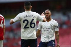 Premier League: Thành Manchester trọn niềm vui, West Ham lên tốp 4