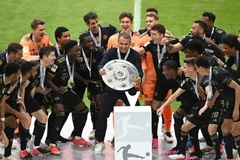 [Photo] Bayern Munich ăn mừng chức vô địch và chia tay 'công thần'