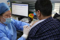 Trung Quốc sẵn sàng cung cấp vắcxin cho công dân ở nước ngoài