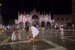 Italy: Ngập lụt do nước dâng cao bất thường tại thành phố Venice 