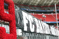 Cận cảnh Bayern Munich nhọc nhằn thắng trận đầu tiên tại Bundesliga