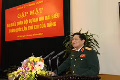 Đại tướng Ngô Xuân Lịch phát biểu tại buổi gặp mặt. (Ảnh: TTXVN phát)