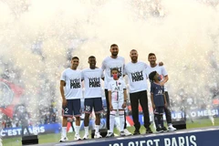 Messi cùng dàn sao tân binh PSG ra mắt tại Parc des Princes