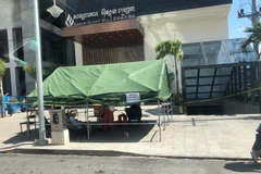 Nhiều địa điểm thành phố Sihanoukville bị phong tỏa để phòng dịch COVID-19 lây lan. (Ảnh: Trần Long/TTXVN)