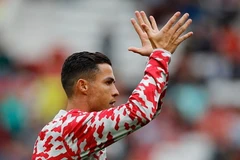 Cristiano Ronaldo đá chính trong ngày ra mắt Manchester United
