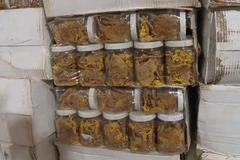 Tạm giữ hàng chục tấn hàng không rõ nguồn gốc ở Bình Phước, Kiên Giang