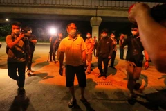 [Photo] Hà Nội dỡ bỏ phong tỏa ngõ 328, 330 đường Nguyễn Trãi