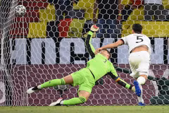Hummels phản lưới nhà. (Ảnh; AFP/TTXVN)
