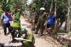 Tạm giữ 3 nghi phạm trộm chó dùng súng chích điện làm chủ nhà tử vong