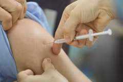 Tiêm vaccine phòng COVID-19. (Ảnh: Minh Quyết/TTXVN)