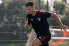 Cristiano Ronaldo miệt mài tập luyện, sẵn sàng đá trận ra mắt M.U