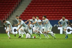 Hạ Colombia, Argentina đối đầu Brazil ở chung kết Copa Ameria