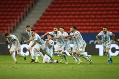 Hạ Colombia, Argentina đối đầu Brazil ở chung kết Copa Ameria