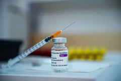 Vaccine ngừa COVID-19 của AstraZeneca. (Ảnh: AFP/TTXVN)