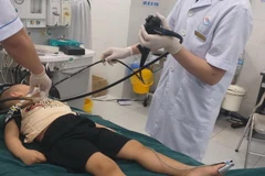 Thái Bình: Phẫu thuật kịp thời gắp dị vật trong ruột bệnh nhi 3 tuổi