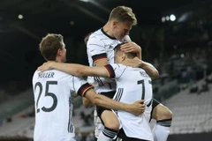 Niềm vui của tuyển Đức sau khi Florian Neuhaus ghi bàn. (Nguồn: Getty Images)