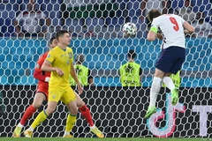 Tuyển Anh ghi đươc 3 bàn thắng bằng đầu trong trận gặp Ukraine. (Ảnh: AFP/TTXVN)