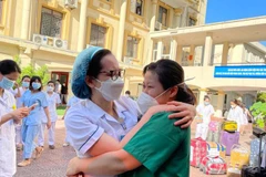 Các y, bác sỹ Bệnh viện Phụ sản TW lên đường hỗ trợ phòng, chống dịch