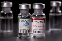 Các nhà máy vaccine hoạt động hết công suất đón nhu cầu tiêm nhắc lại