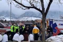 Đối tượng nghi nổ súng ở Colorado bị cáo buộc 10 tội danh giết người