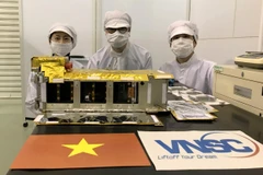 Vệ tinh NanoDragon của Việt Nam chính thức bàn giao cho Nhật Bản ngày 17/8/2021. (Ảnh: Trung tâm Vũ trụ Việt Nam)