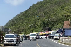 Hầm Hải Vân tăng phí từ 1/5, nhiều chủ phương tiện chọn đi đường đèo