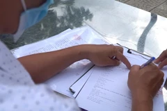 [Video] Thành phố Hồ Chí Minh xử phạt người ra đường không có lý do