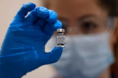 Canada cho phép tiêm chủng kết hợp các loại vaccine ngừa COVID-19