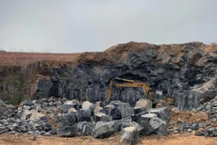 Khai thác đá bazan dạng cột, trụ trong mỏ đá thôn 13, xã Đắk Wer, huyện Đắk R’Lấp, tỉnh Đắk Nông. (Ảnh: Hưng Thịnh/TTXVN)