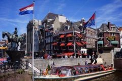 Dịch COVID-19: Nhiều quốc gia châu Âu áp dụng biện pháp mới