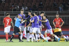 Thắng đậm TP.HCM, Hà Nội FC tạm leo lên ngôi đầu V-League 2021