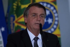 Tổng thống Brazil Jair Bolsonaro đối mặt với các thách thức pháp lý