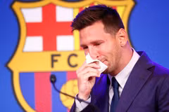Lionel Messi khóc trong ngày chia tay Barcelona. (Nguồn: AP)