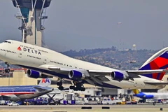 Nhiều hãng hàng không kêu gọi nối lại hoạt đi lại giữa Anh và Mỹ