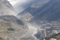 14 người đã thiệt mạng trong vụ lũ quét do vỡ sông băng ở dãy Himalaya