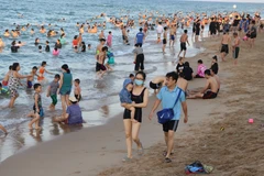 Hà Tĩnh, Phú Yên tạm dừng một số hoạt động, sự kiện để phòng dịch